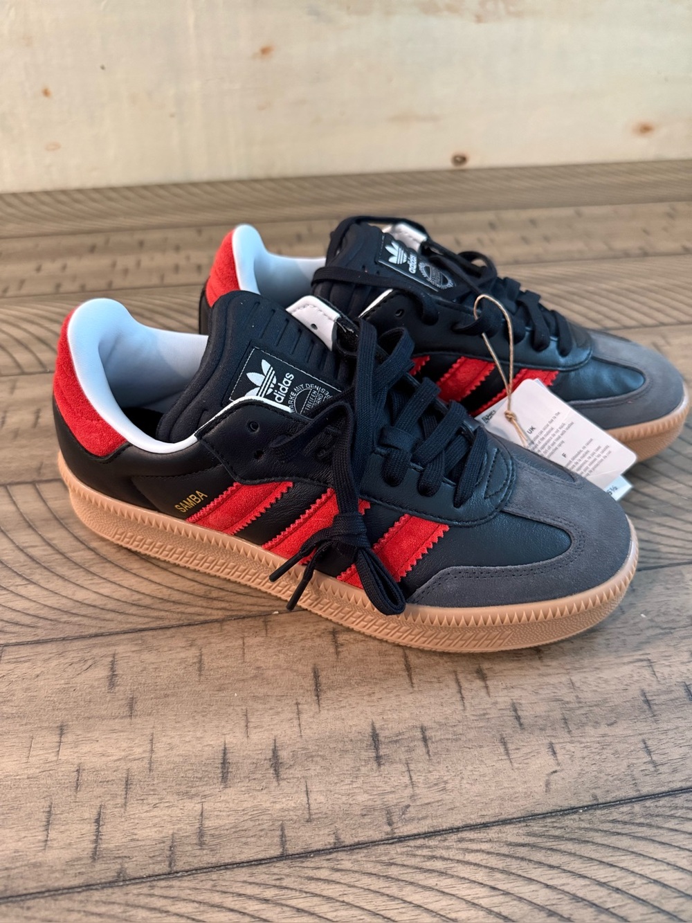 New Adidas Samba Black Leather Red Suede Sneakers Size 7 w/ Box